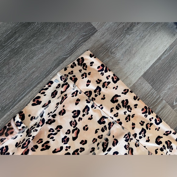 FABLETICS Leopard Print Leggings with Mesh Pockets - Picture 5 of 8